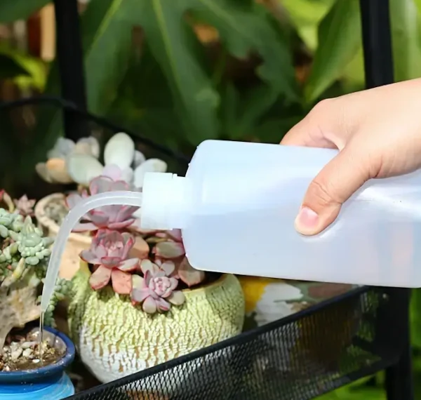 Зображення Пляшка для поливу рослин з тонким носиком