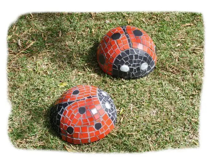 Божьи коровки в саду